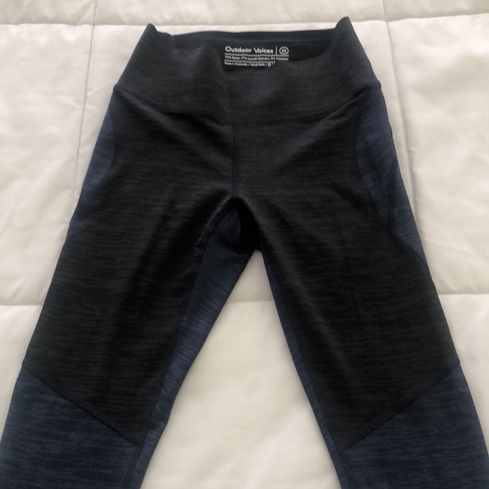 Outdoor Voices XS leggings color blocked heathered lines in navy & black grey - Picture 2 of 9